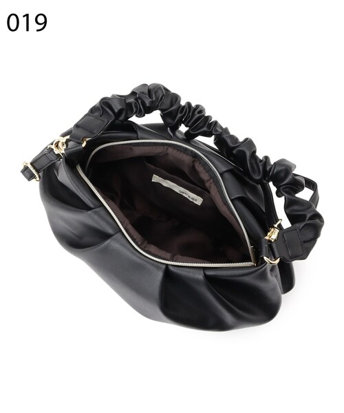 SHOO・LA・RUE（シューラルー）の「◆【2WAY】ギャザーショルダー（ショルダーバッグ・レディース・アイボリー/ブラック/ダークグリーン・00）」の13枚目の写真