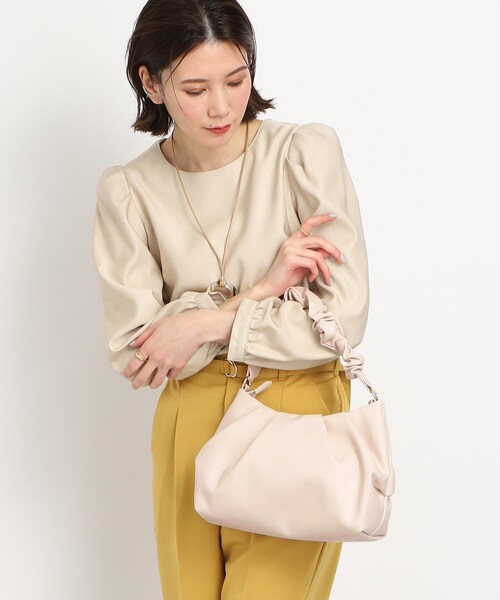 SHOO・LA・RUE（シューラルー）の「◆【2WAY】ギャザーショルダー（ショルダーバッグ・レディース・アイボリー/ブラック/ダークグリーン・00）」の15枚目の写真