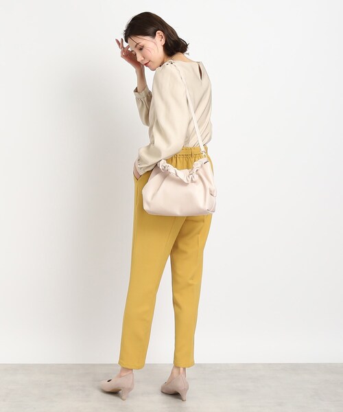 SHOO・LA・RUE（シューラルー）の「◆【2WAY】ギャザーショルダー（ショルダーバッグ・レディース・アイボリー/ブラック/ダークグリーン・00）」の12枚目の写真