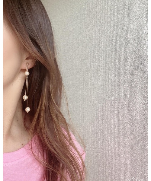 美品 セリーヌ マカダム イヤリング ボール ラインストーン ゴールド 揺れる ◇セリーヌ(セリーヌ)◇ MAILLONS TRIOMPHE STUDS IN BRASS WITH