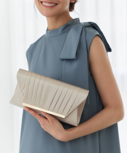 Edit Sheen（エディットシーン）の「サテンタックパーティークラッチ（クラッチバッグ・レディース・ベージュ/ゴールド/ブラック・FREE）」の5枚目の写真