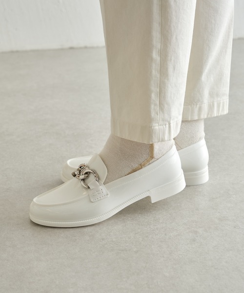 TEMPERATE(テンパレイト)の「【TEMPERATE(テンパレイト)】《ear別注》チェーン付きローファー(レインシューズ・レディース・ホワイト/ブラック・40/38/36)」の3枚目の写真