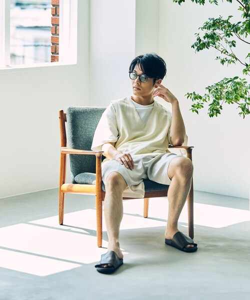 FREAK'S STORE(フリークスストア)の「KONECO/コネーソ 別注 プルオーバーVネックベスト/リネン(ベスト・メンズ・チャコールグレー/ブラック/ベージュ/ホワイト/グリーン・MEDIUM/LARGE)」の21枚目の写真