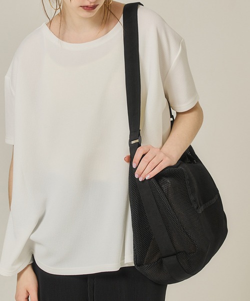coca(coca)(コカ)の「メッシュジム・ショルダーバック(ショルダーバッグ・レディース・ブラック・ONE SIZE)」の4枚目の写真