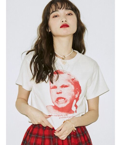 jouetie（ジュエティ）の「ガールフォトクロップドフィット Tシャツ（Tシャツ/カットソー・レディース・オフホワイト/ブラック/グリーン・MEDIUM）」の5枚目の写真