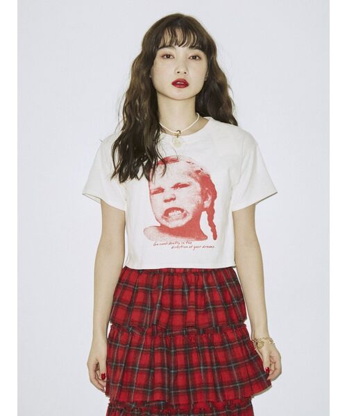 jouetie（ジュエティ）の「ガールフォトクロップドフィット Tシャツ（Tシャツ/カットソー・レディース・オフホワイト/ブラック/グリーン・MEDIUM）」の6枚目の写真