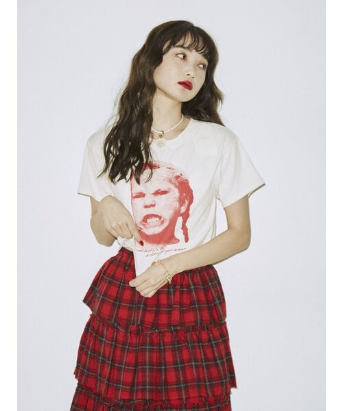 jouetie（ジュエティ）の「ガールフォトクロップドフィット Tシャツ（Tシャツ/カットソー・レディース・オフホワイト/ブラック/グリーン・MEDIUM）」の8枚目の写真