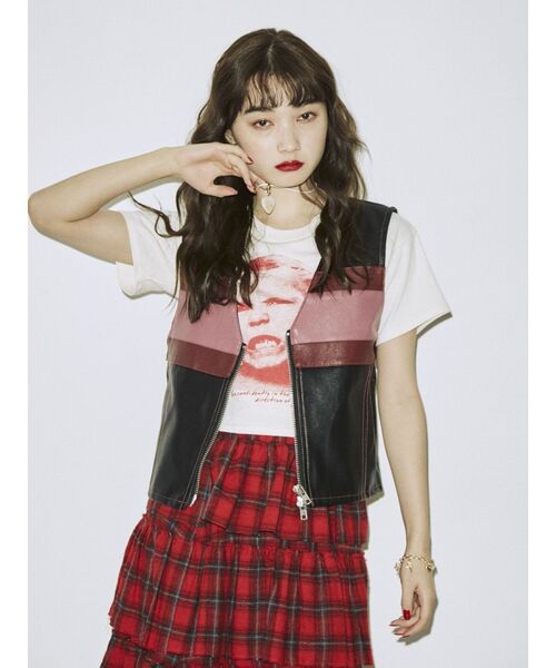 jouetie（ジュエティ）の「ガールフォトクロップドフィット Tシャツ（Tシャツ/カットソー・レディース・オフホワイト/ブラック/グリーン・MEDIUM）」の10枚目の写真