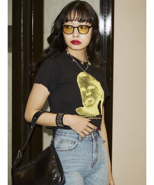 jouetie（ジュエティ）の「ガールフォトクロップドフィット Tシャツ（Tシャツ/カットソー・レディース・オフホワイト/ブラック/グリーン・MEDIUM）」の15枚目の写真