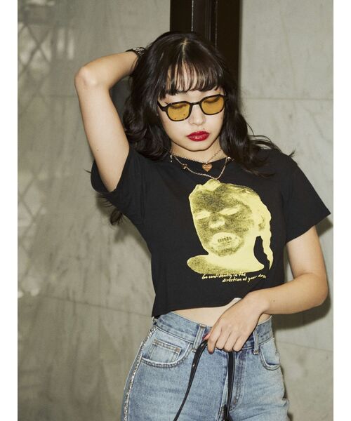 jouetie（ジュエティ）の「ガールフォトクロップドフィット Tシャツ（Tシャツ/カットソー・レディース・オフホワイト/ブラック/グリーン・MEDIUM）」の17枚目の写真