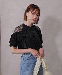 レースショルダーローフリルブラウス