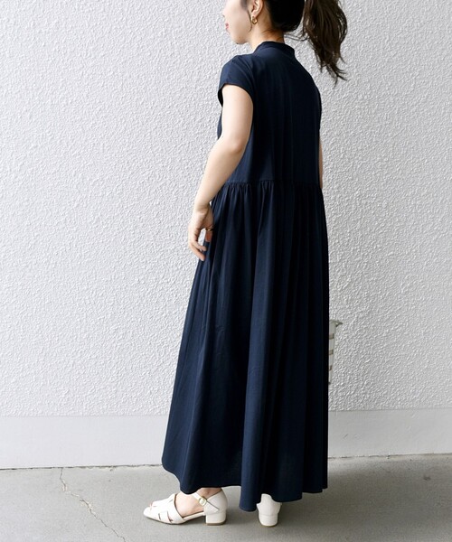 新品タグ付☆ADORE☆スタンドカラー ギャザーロングワンピース ネイビー 36 新品タグ付☆ADORE☆スタンドカラー ギャザーロングワンピース