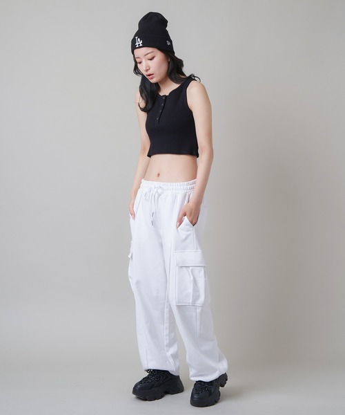 SPINNS（スピンズ）の「ピンタック入り 裏毛カーゴパンツ（カーゴパンツ・レディース・カーキ/オフホワイト/スミクロ/ブラック/オートミール・ONESIZE）」の12枚目の写真