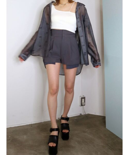 EMODA(エモダ)の「カットオフハイウエストショートパンツ(その他パンツ・レディース・グレー/ベージュ/ブラック・SMALL/MEDIUM)」の9枚目の写真