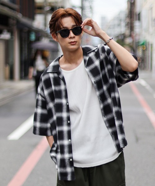 SPINNS（スピンズ）の「黒縁サングラス/ブルーレンズ/クラシック/UVカット/ユニセックス（サングラス・メンズ・ブラック系その他/ブラック×ブルー・ONESIZE）」の5枚目の写真