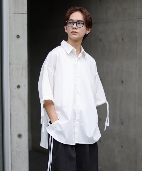 SPINNS（スピンズ）の「黒縁サングラス/ブルーレンズ/クラシック/UVカット/ユニセックス（サングラス・メンズ・ブラック系その他/ブラック×ブルー・ONESIZE）」の4枚目の写真