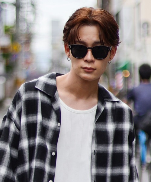 SPINNS（スピンズ）の「黒縁サングラス/ブルーレンズ/クラシック/UVカット/ユニセックス（サングラス・メンズ・ブラック系その他/ブラック×ブルー・ONESIZE）」の6枚目の写真