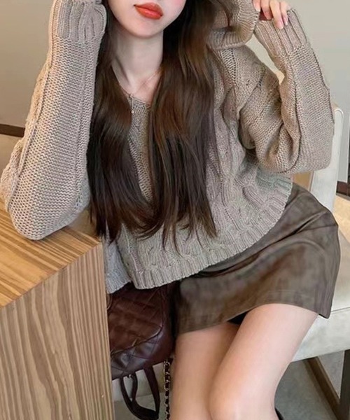 Jasmine Grandiflorum(ジャスミングランディフローラム)の「【Jasmine】ケーブル編みニットプルオーバーフード付き(ニット/セーター・レディース・ブラック/チョコ/ホワイト/ベージュ/ネイビー/グレー・FREE)」の3枚目の写真
