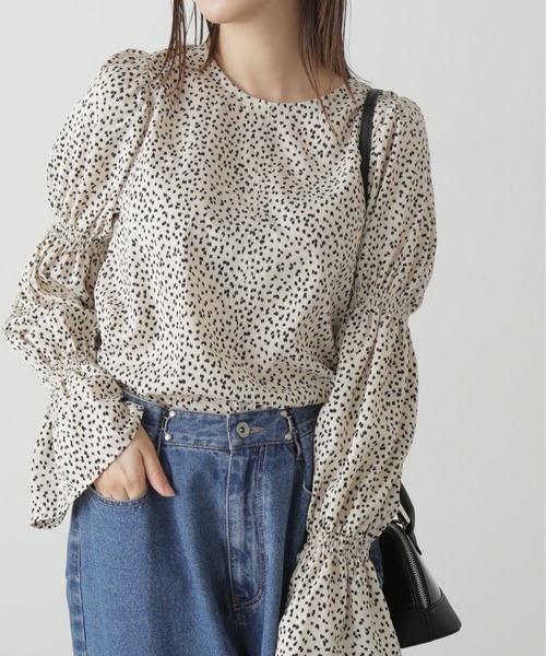 FREE'S MART（フリーズマート）の「◆ギャザースリーブブラウス（シャツ/ブラウス・レディース・ベージュ系その他/ホワイト系その他/ネイビー・FREE）」の16枚目の写真