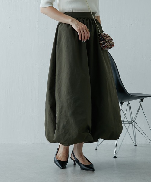 COLLAGE GALLARDAGALANTE(コラージュガリャルダガランテ)の「バルーンナイロンスカート/WEB限定(スカート・レディース・ブラック/カーキ・FREE)」の13枚目の写真
