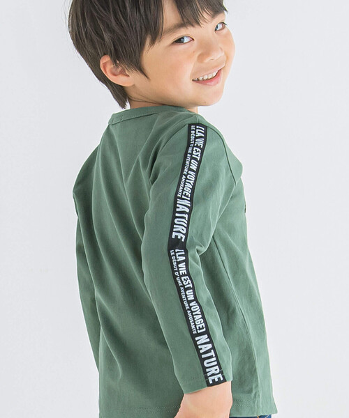 BeBe（ベベ）の「フロッキープリントロゴTシャツ(80~150cm)（Tシャツ/カットソー・キッズ・オフホワイト/グリーン・110cm/130cm/120cm/90cm/100cm/150cm/140cm）」の6枚目の写真