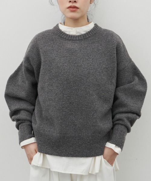 Libra Cue（リブラ キュー）の「【7色展開】マトンスリーブニットプルオーバー（ニット/セーター・レディース・アイボリー/ブラック/ブルーグレー/パープル/イエロー/グレー/レッド・FREE）」の3枚目の写真