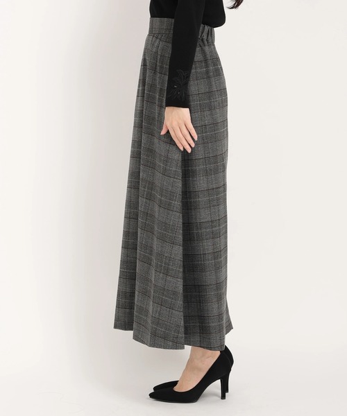 STRAWBERRY-FIELDS(ストロベリーフィールズ)の「TRPUチェック ロングスカート(スカート・レディース・ブラック/グレー・2)」の3枚目の写真
