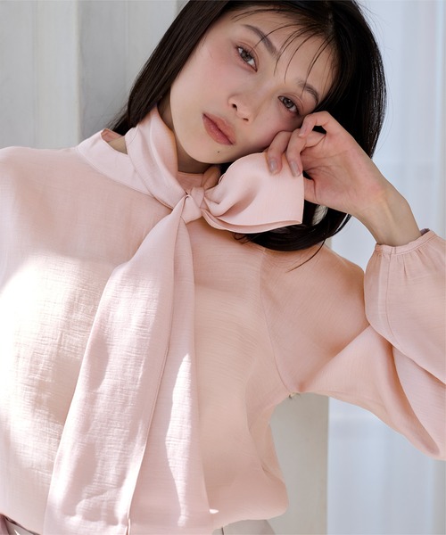 UR'S(ユアーズ)の「ボウタイ付シアーハイネックブラウス(シャツ/ブラウス・レディース・ネイビー/ライトピンク/ホワイト/ベージュ/ストライプ・S/M/L)」の19枚目の写真
