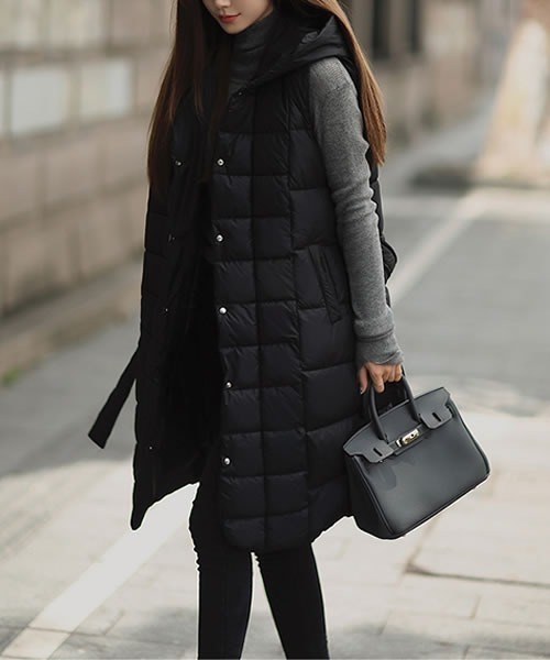 Pittok（ピットク）の「フード付きダウンベストミディアムコート