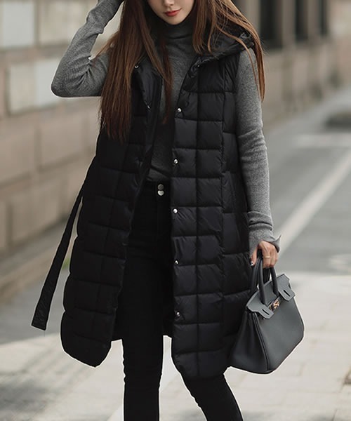 Pittok（ピットク）の「フード付きダウンベストミディアムコート