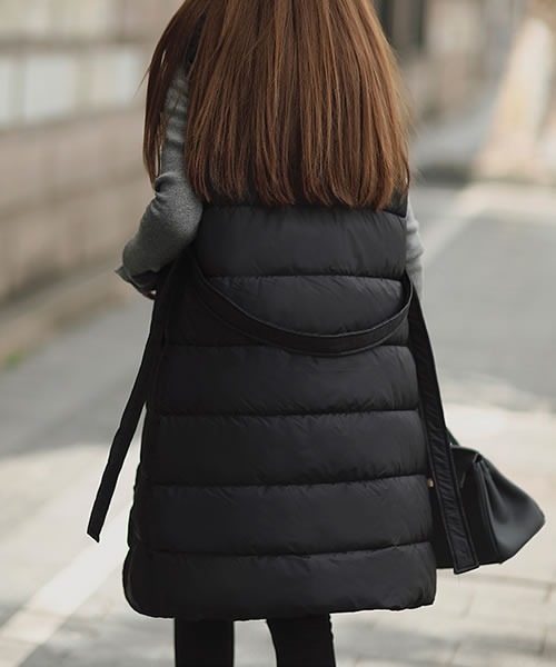 Pittok（ピットク）の「フード付きダウンベストミディアムコート
