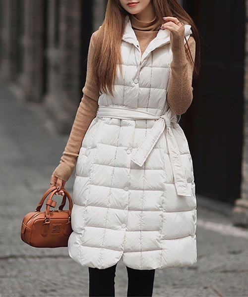 Pittok（ピットク）の「フード付きダウンベストミディアムコート