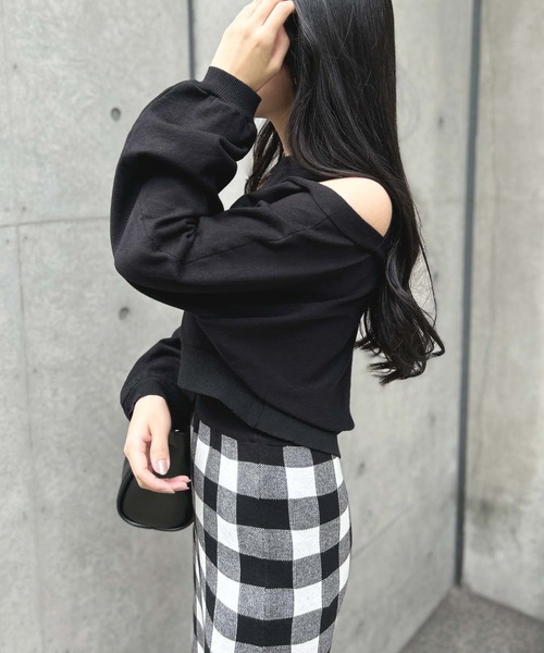 Julia Boutique(ジュリアブティック)の「レイヤード風肩あきニットトップス/23587(ニット/セーター・レディース・ピンク/アイボリー/ブラック・ONE)」の9枚目の写真
