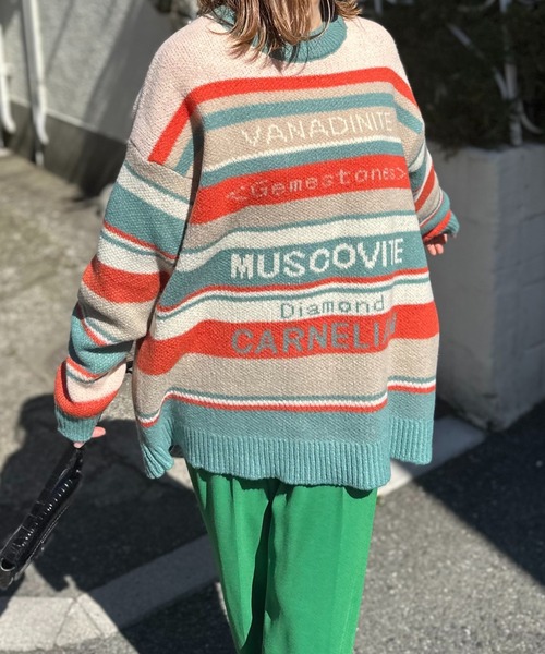 mi via loca（ミヴィアロカ）の「マルチボーダーロゴ BIGジャガードニット（ニット/セーター・レディース・ネイビー系/オレンジ系・FREE）」の4枚目の写真