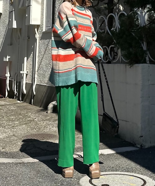 mi via loca（ミヴィアロカ）の「マルチボーダーロゴ BIGジャガードニット（ニット/セーター・レディース・ネイビー系/オレンジ系・FREE）」の11枚目の写真