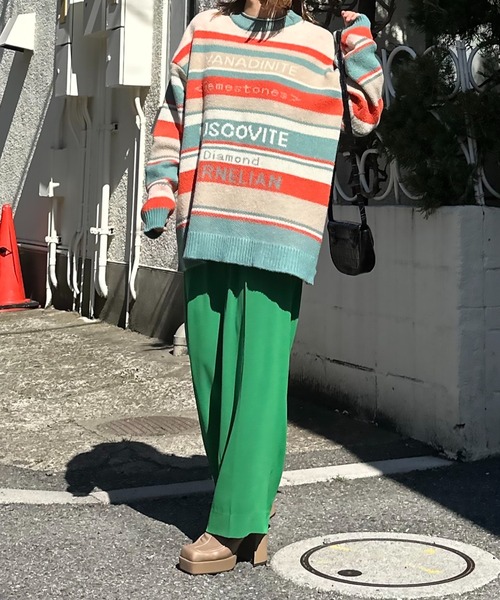 mi via loca（ミヴィアロカ）の「マルチボーダーロゴ BIGジャガードニット（ニット/セーター・レディース・ネイビー系/オレンジ系・FREE）」の9枚目の写真