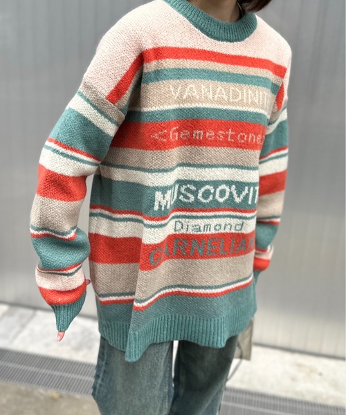 mi via loca（ミヴィアロカ）の「マルチボーダーロゴ BIGジャガードニット（ニット/セーター・レディース・ネイビー系/オレンジ系・FREE）」の19枚目の写真