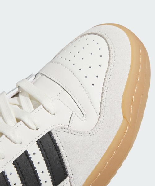 adidas(アディダス)の「フォーラム 84 ロー CL / Forum 84 Low CL / アディダスオリジナルス adidas Originals スニーカー(スニーカー・メンズ・ホワイト/ブラック・25.0cm/22.0cm/26.0cm/28.0cm/24.0cm/26.5cm/23.5cm/29.0cm/22.5cm/27.0cm/24.5cm/28.5cm/25.5cm/27.5cm/23.0cm)」の10枚目の写真
