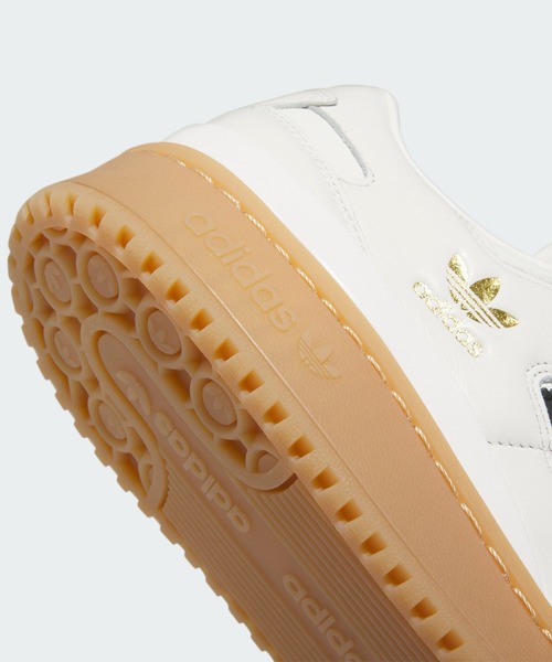 adidas(アディダス)の「フォーラム 84 ロー CL / Forum 84 Low CL / アディダスオリジナルス adidas Originals スニーカー(スニーカー・メンズ・ホワイト/ブラック・25.0cm/22.0cm/26.0cm/28.0cm/24.0cm/26.5cm/23.5cm/29.0cm/22.5cm/27.0cm/24.5cm/28.5cm/25.5cm/27.5cm/23.0cm)」の11枚目の写真