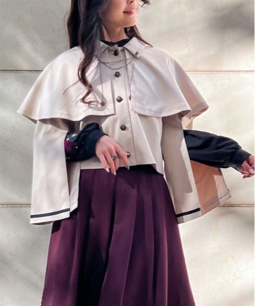大人気　完売品　axes femme チェーン付ケープジャケット axes femme（アクシーズファム）の「チェーン付ケープジャケット