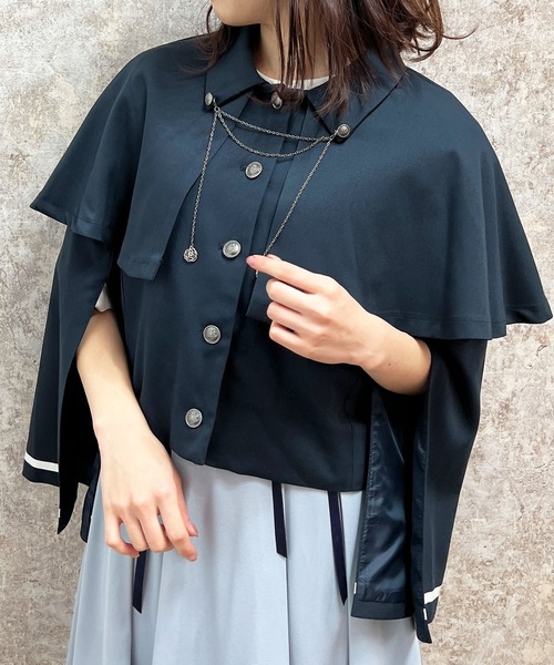 大人気　完売品　axes femme チェーン付ケープジャケット axes femme（アクシーズファム）の「チェーン付ケープジャケット