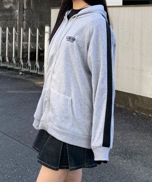 SHEPP(シープ)の「サイドラインワンポイント刺繍裏起毛 スウェットジップパーカー(パーカー・レディース・グレー・M/L/XL)」の10枚目の写真