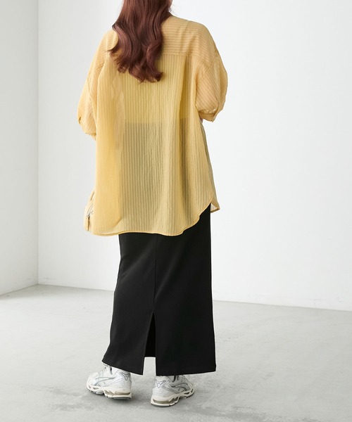 BONLECILL（ボンルシール）の「シアーストライプボリュームスリーブバンドカラー半袖シャツ（シャツ/ブラウス・レディース・ピンク/ブルー/ブラック/アイボリー/イエロー/ネイビー/レッド/グレイッシュブルー/オレンジ・FREE）」の12枚目の写真
