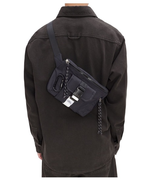 A.P.C BANANE TREK ボディバッグ　本日のみ A.P.C BANANE TREK ボディバッグ 本日のみ