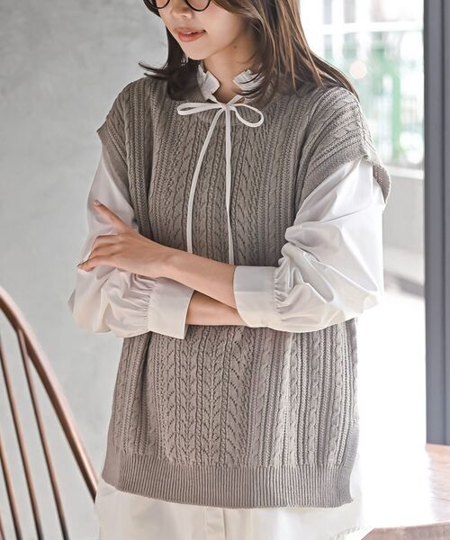 rps（アールピーエス）の「透かし柄ニットベスト（ベスト・レディース・アイボリー/イエロー/モカ/オフホワイト/チャコールグレー/ベージュ系その他・フリー）」の5枚目の写真