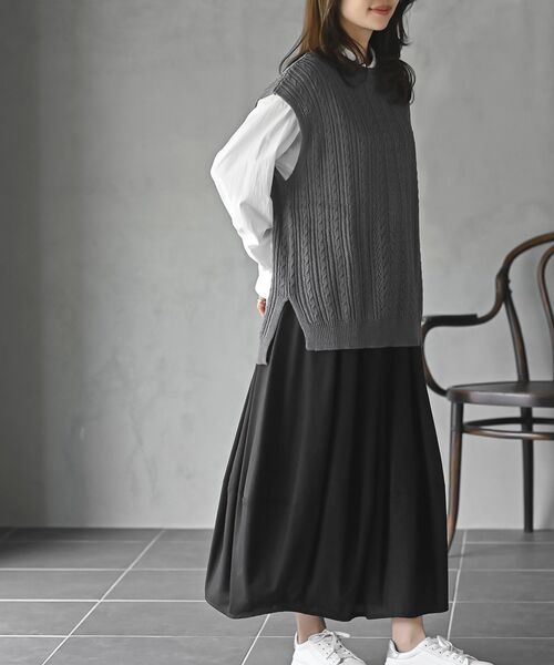 rps（アールピーエス）の「透かし柄ニットベスト（ベスト・レディース・アイボリー/イエロー/モカ/オフホワイト/チャコールグレー/ベージュ系その他・フリー）」の10枚目の写真