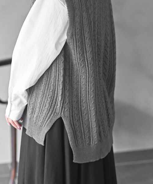 rps（アールピーエス）の「透かし柄ニットベスト（ベスト・レディース・アイボリー/イエロー/モカ/オフホワイト/チャコールグレー/ベージュ系その他・フリー）」の12枚目の写真