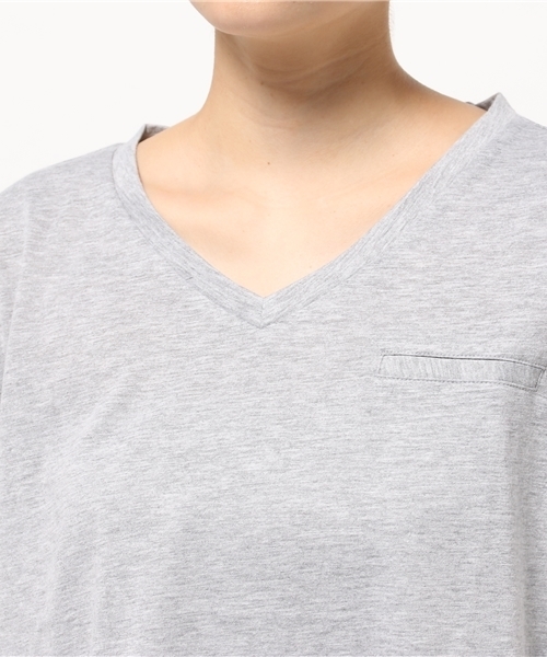 Kastane(カスタネ)の「ポケットVネックTシャツ(Tシャツ/カットソー・レディース・アイボリー/カーキ/スミクロ/グレー・FREE)」の8枚目の写真