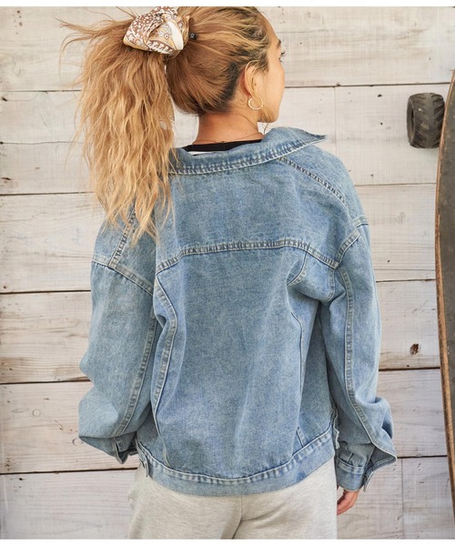 anap mimpi(アナップミンピ)の「切替 BIG ポケット デニム ジャケット(デニムジャケット・レディース・ライトブルー・FREE)」の4枚目の写真