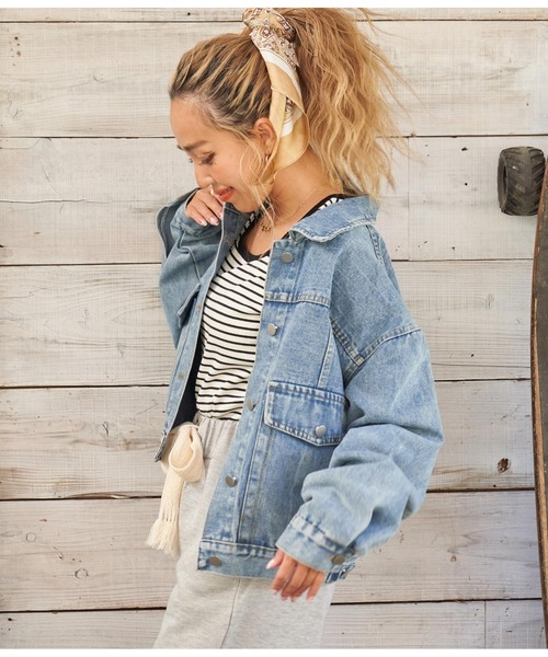 anap mimpi(アナップミンピ)の「切替 BIG ポケット デニム ジャケット(デニムジャケット・レディース・ライトブルー・FREE)」の3枚目の写真